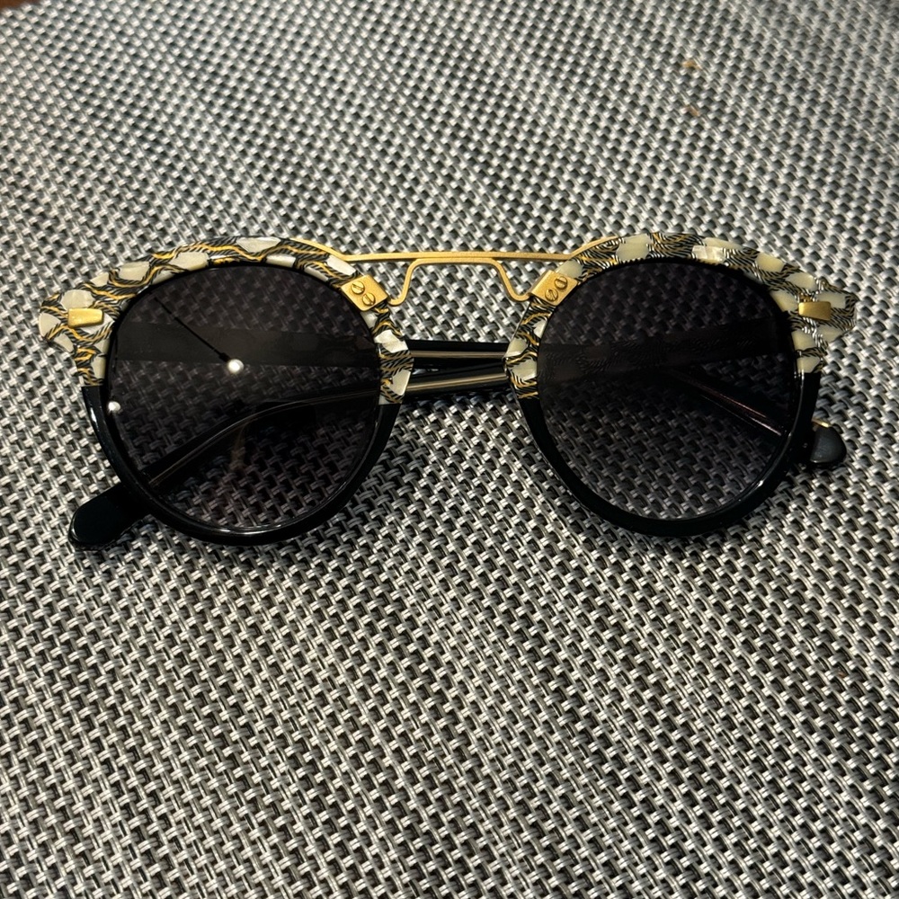 EUC Krewe STL II Stella to Black 24K Sunglasses
